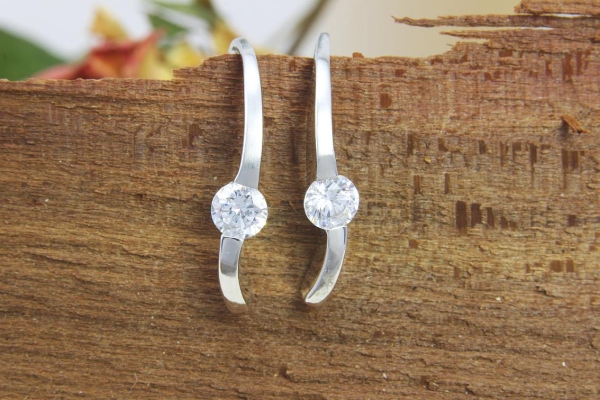 Zierliche Ohrhänger aus Weißgold 585/- mit Zirkonia